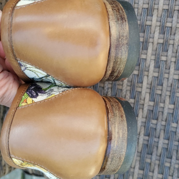 Gucci Floral Print Loafers - Picture 7 of 7